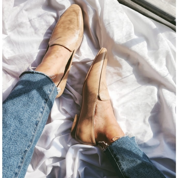🚨The Belle// Camel vegan leather loafer Flat - Picture 3 of 5